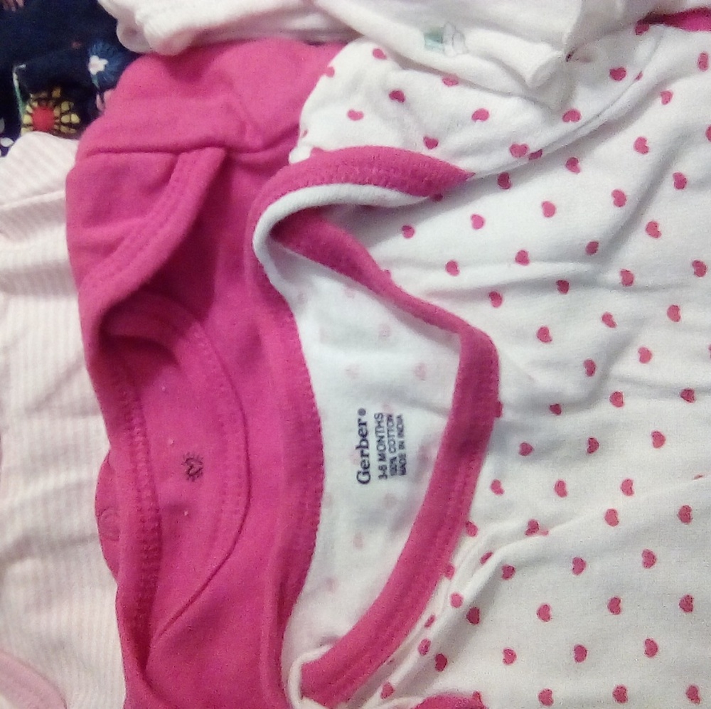 Clothes - Picture 3 of 4